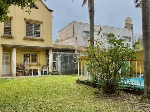 Los Naranjos  y Hipolito Yrigoyen