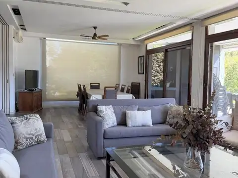 Casa 6 ambientes con 5 baños