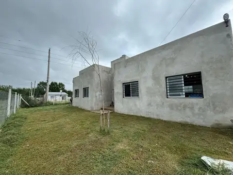 Casa 3 ambientes con 1 baño