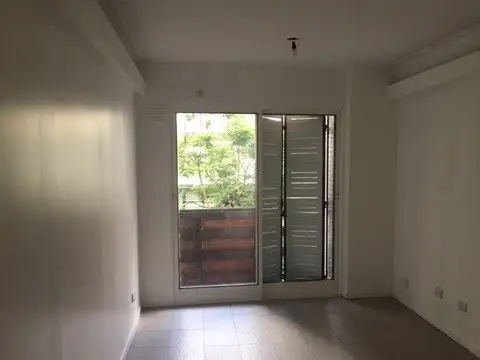 3 AL FRENTE CON BALCON