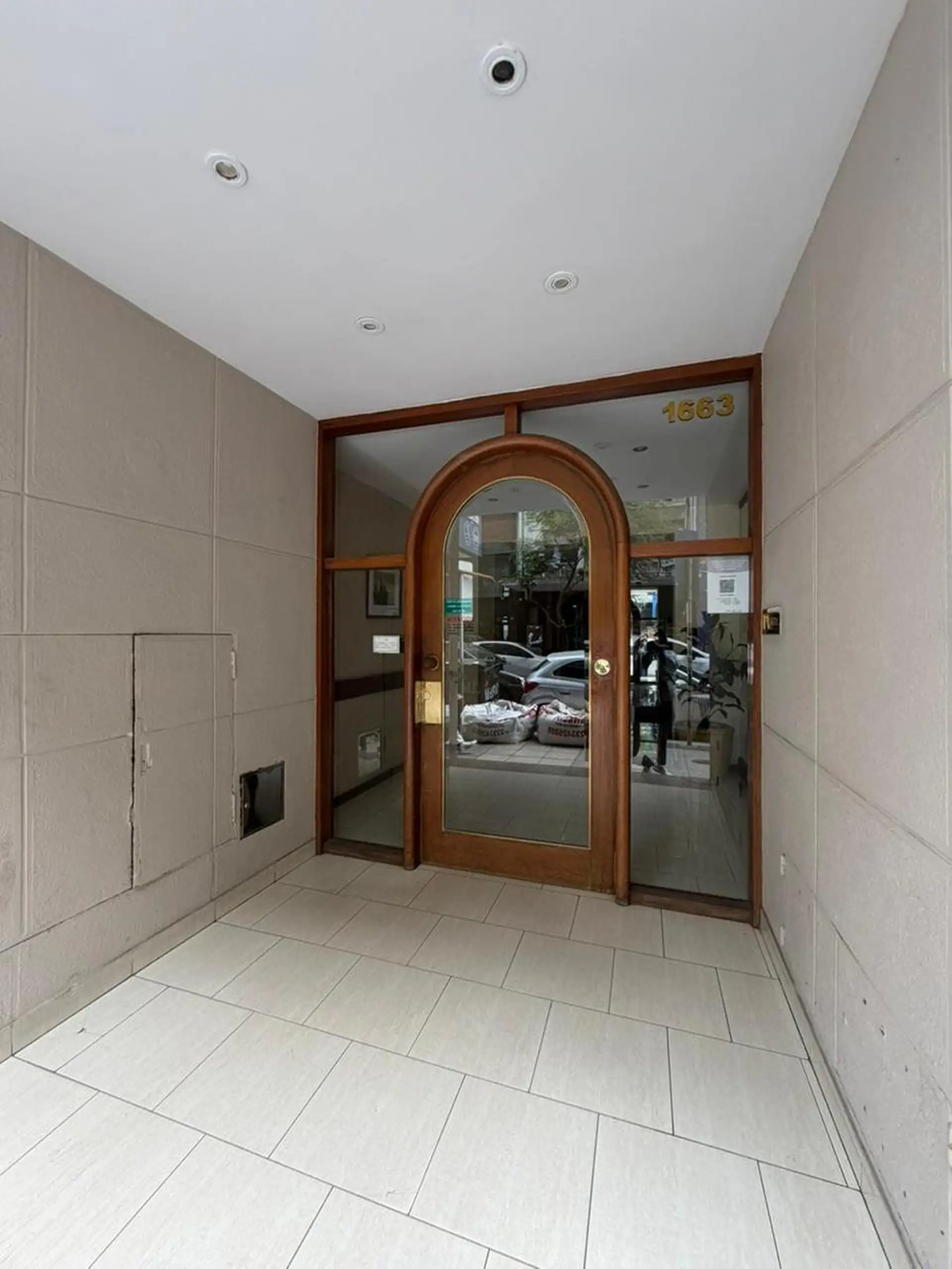 Departamento en venta 3 ambientes a la calle con balcón