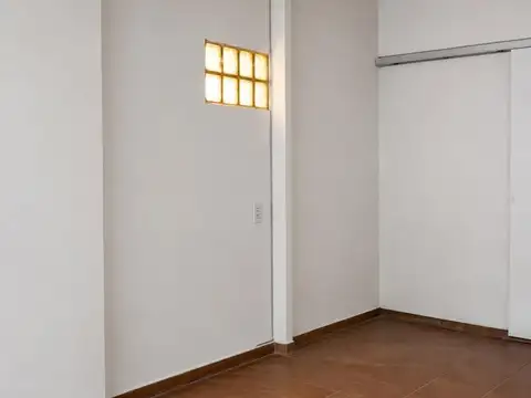 EN EL PALOMAR SE ALQUILA LOCAL EN ESQUINA DE 70 M2