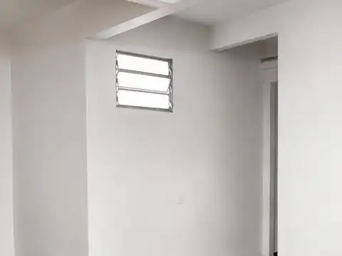 EN EL PALOMAR SE ALQUILA LOCAL EN ESQUINA DE 70 M2