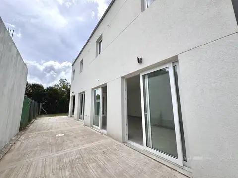 Departamento en Alquiler con 2 cocheras