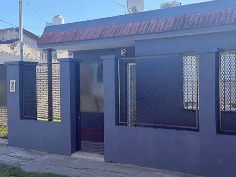 Casa 2 ambientes con 1 baño