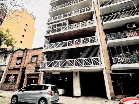 2 AMBIENTES CON PATIO "IMPECABLE"