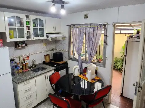 Casa 3 ambientes con 1 baño
