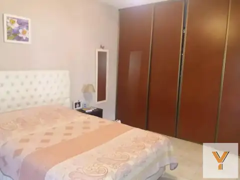 Casa en venta - 4 Dormitorios 3 Baños - 461Mts2 - El Palomar