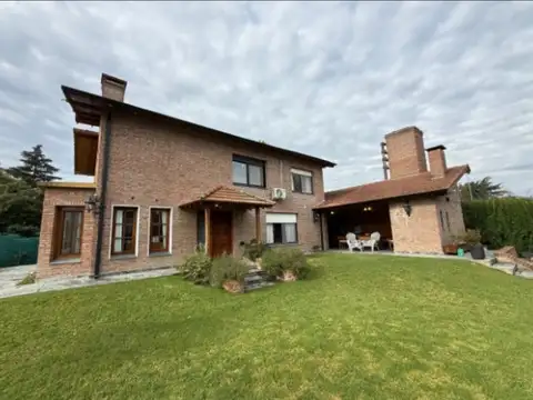 Casa en Alquiler de 4 dormitorios