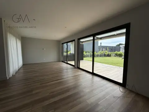 Casa en Alquiler de 3 dormitorios