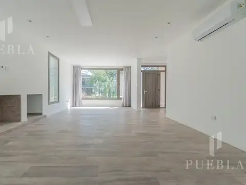 Casa en Alquiler con 4 cocheras
