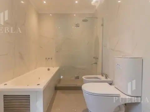 Casa 7 ambientes con 4 baños