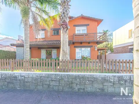 Casa en Venta en Península, USD 1.250.000