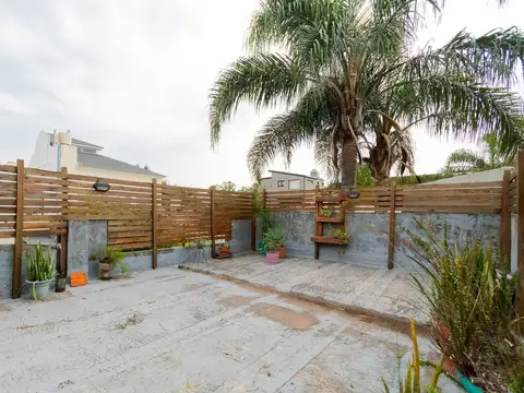 PH en venta 4 amb con patio y terraza Carapachay