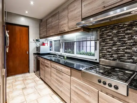 Venta casa seis ambientes en Ramos Mejia