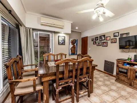 Casa 5 ambientes con 2 baños