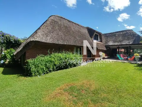 Casa en venta Playa Mansa 3 dormitorios