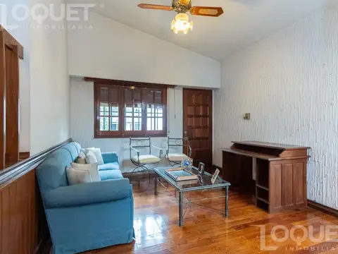 Casa 7 ambientes con 2 baños