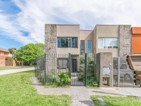 Casa en alquiler temporario - 2 Dormitorios 2 Baños - Mar del Plata