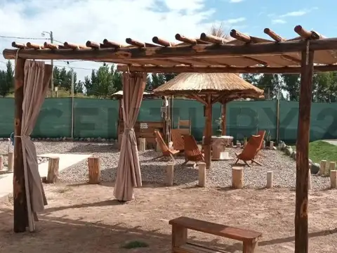 48JW+4F, La Esq., Mendoza 10100, Piso 0