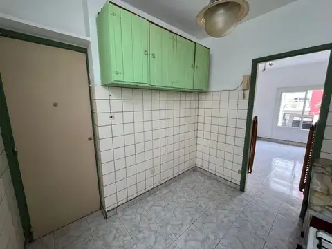 departamento 1 dormitorio, al frente. centrico. la plata