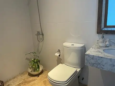 Casa en Alquiler Temporal con 2 cocheras