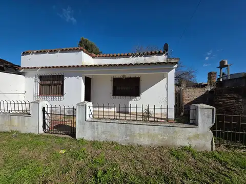 Venta casa 3 ambientes Villa Astolfi