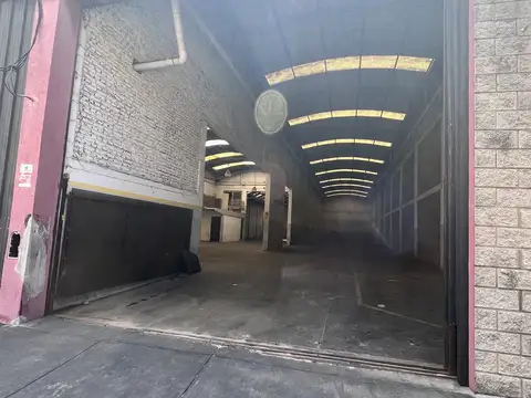 Galpón en alquiler en Lanus Oeste