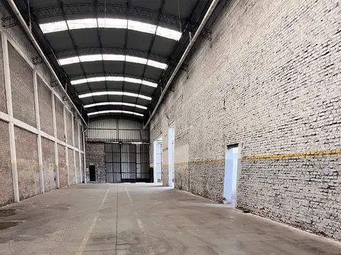 Galpon en Alquiler 17  mts Frente