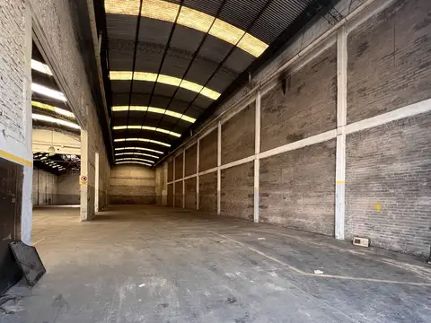 Galpón en alquiler en Lanus Oeste