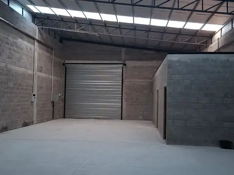 Galpon en alquiler deposito 447