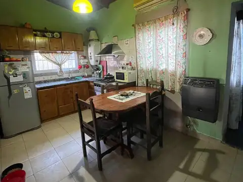 Casa 4 ambientes con 1 baño