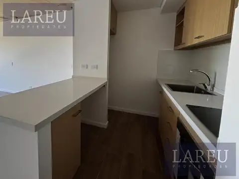 Oficina en Alquiler con 1 cochera