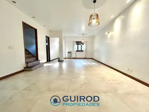 Depto Tipo Casa 4 ambientes con 2 baños