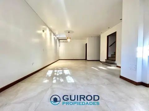 Depto Tipo Casa en Alquiler de 3 dormitorios