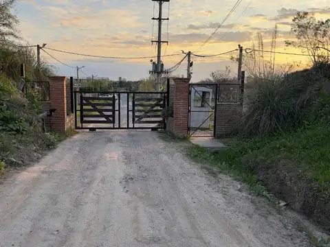 Avenida Doctor Arturo Frondizi 100