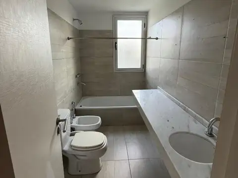 Departamento en Alquiler con 1 cocheras