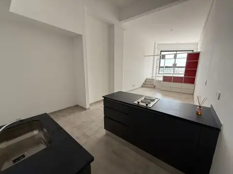 Departamento en Alquiler en Parque Chacabuco, $ 610.000