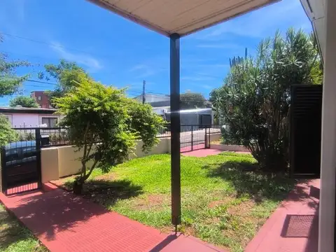 Casa en Alquiler con 1 cochera