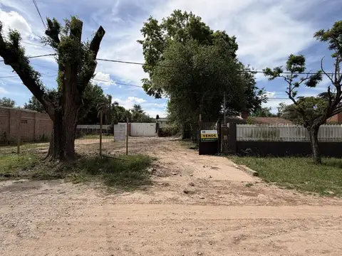 Lote 350m2 en venta en barrio los troncos Funes zona Liceo