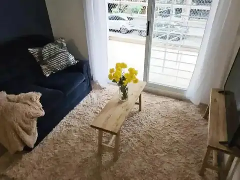 Eustaquio Frias 300, Piso 1