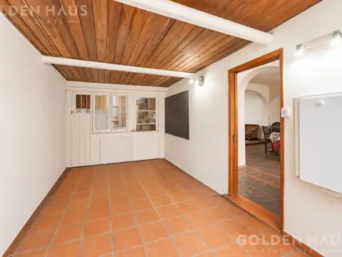 Casa 5 ambientes con 2 baños