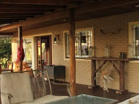 Casa Estilo Campo Lindera al Campo con vista Unica