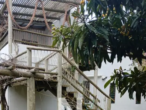 Casa 5 ambientes con 3 baños