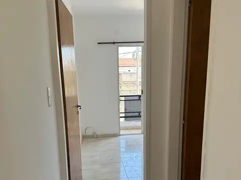 Departamento en Alquiler en Villa Luzuriaga, $ 420.000