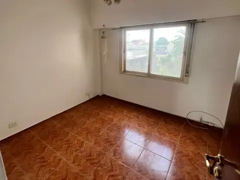 IMPECABLE DEPARTAMENTO 3 AMBIENTES AMPLIO CON MUY BUENA ILUMINACION