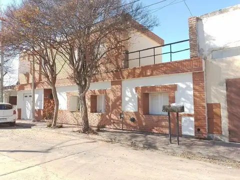 OPORTUNIDAD SE VENDE CASA 5 DORMITORIOS EN VILLA CABRERA