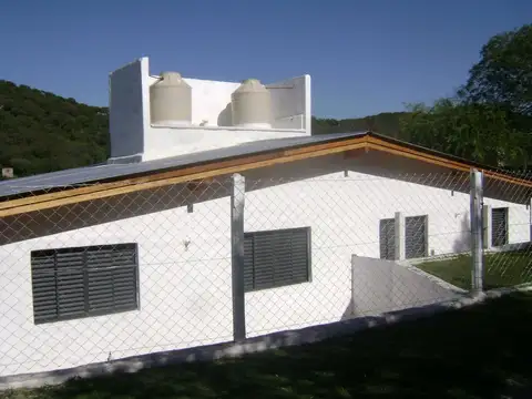 Oportunidad inversor, dos duplex de dos dormitorios y un monoambiente en Unquillo