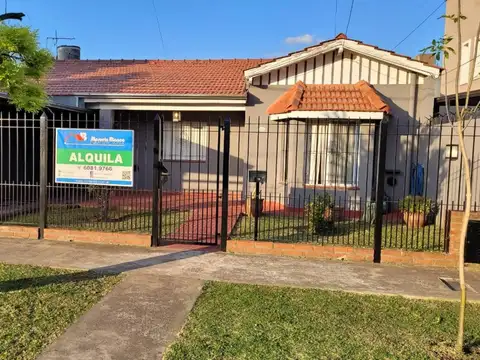 JOSE MARMOL muy buena casa en alquiler inmejorable ubicacion