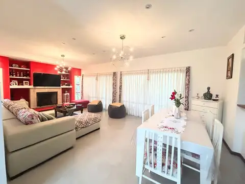 Venta casa 6 ambientes en Barrio Golf Las Cañuelas